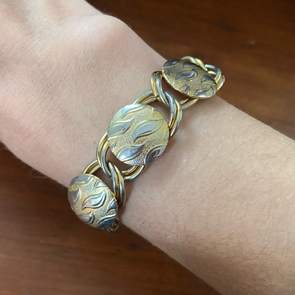 Vintage gold tone bracelet with art deco design circles and leafs - Picture 1 of 6